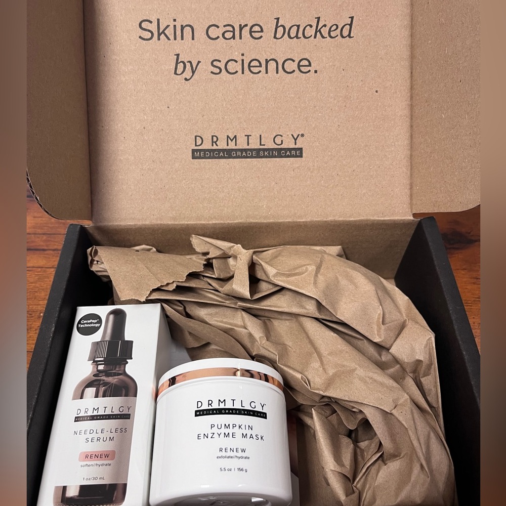 DRMTLGY Needle-Less Serum with Pumpkin deep cleansing mask.
